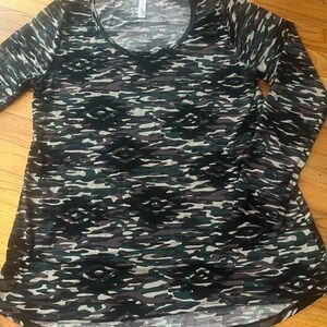 Lularoe Lynnae Long Sleeve Top